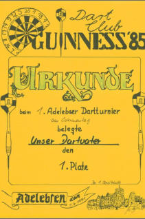 1. Adelebser Dartturnier noch mit handgezeichneten Urkunden von Matze. "Dartvater" Ille gewinnt von `91 bis '94.